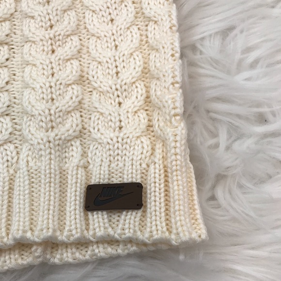 🌸 2 for $30 🌸 Nike beanie - Picture 2 of 3